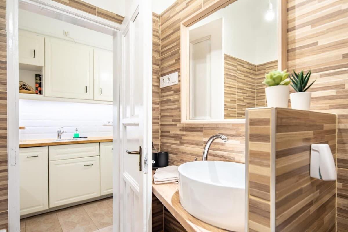 Convenient Apartment At Gastro Driven Location Budapest Exterior foto